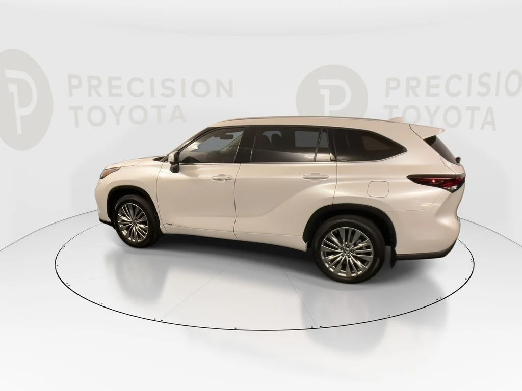 Used 2024 Pearl Toyota Platinum image 13