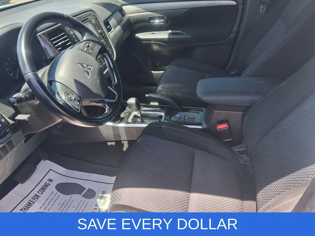 Used 2017  Mitsubishi ES image 12