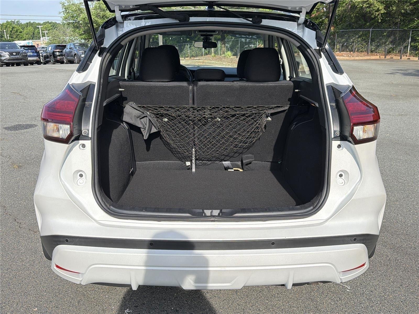 Used 2023 Aspen White Tricoat/Super Black Nissan SV image 30