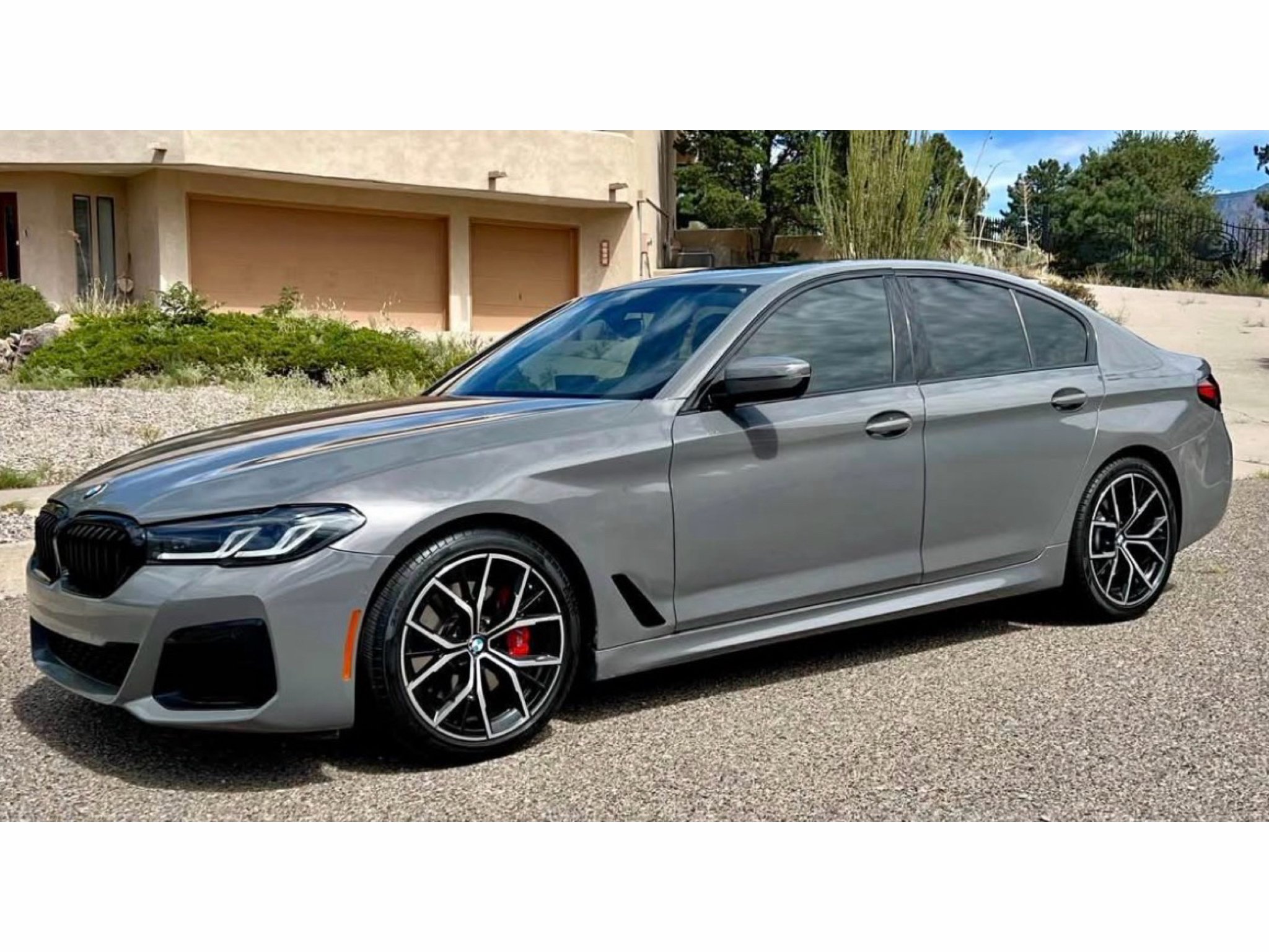 Used 2022 Bernina Grey Amber Effect Metallic BMW 530i image 1