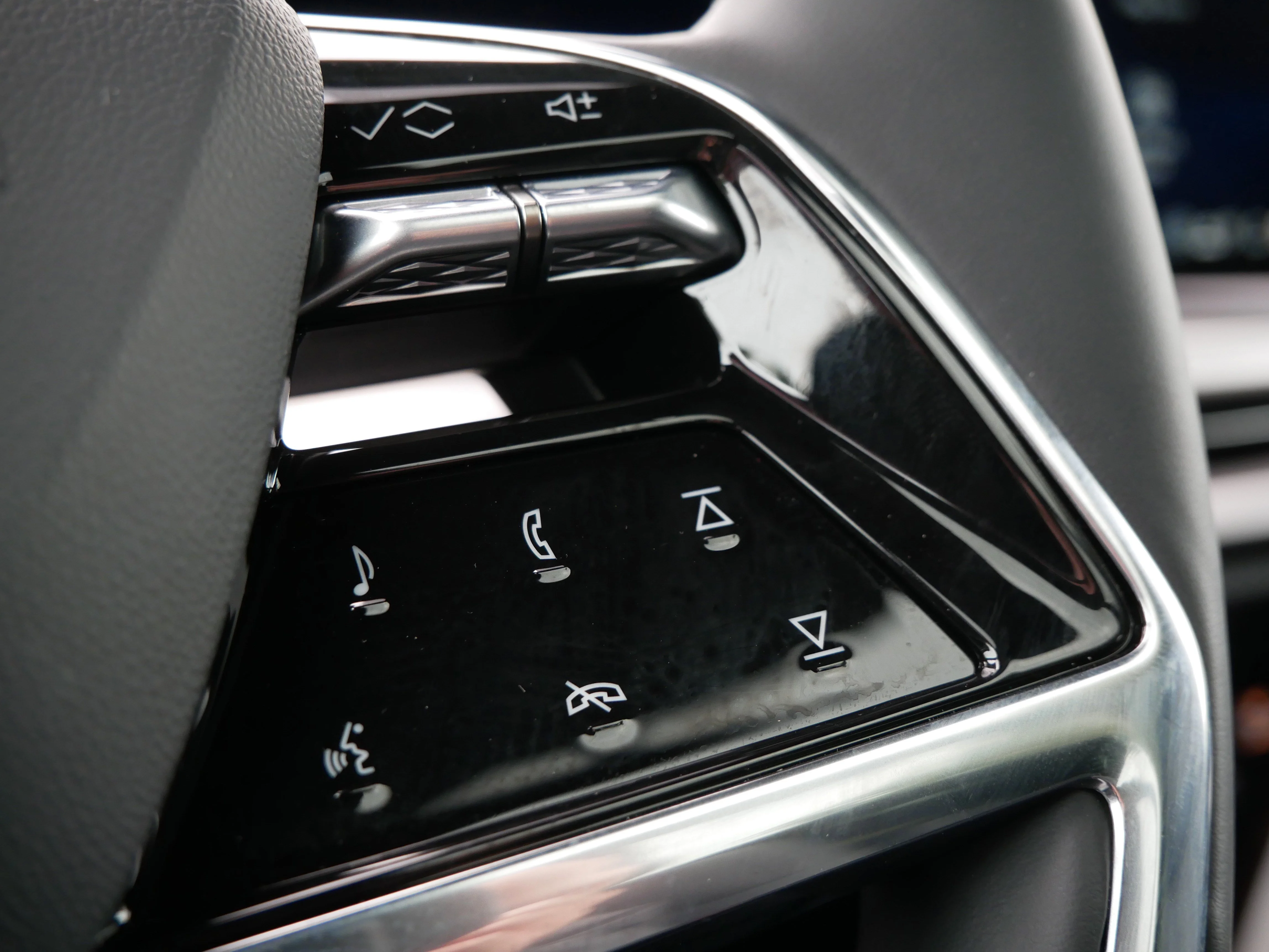 2026 Cadillac VISTIQ Sport - Photo 25