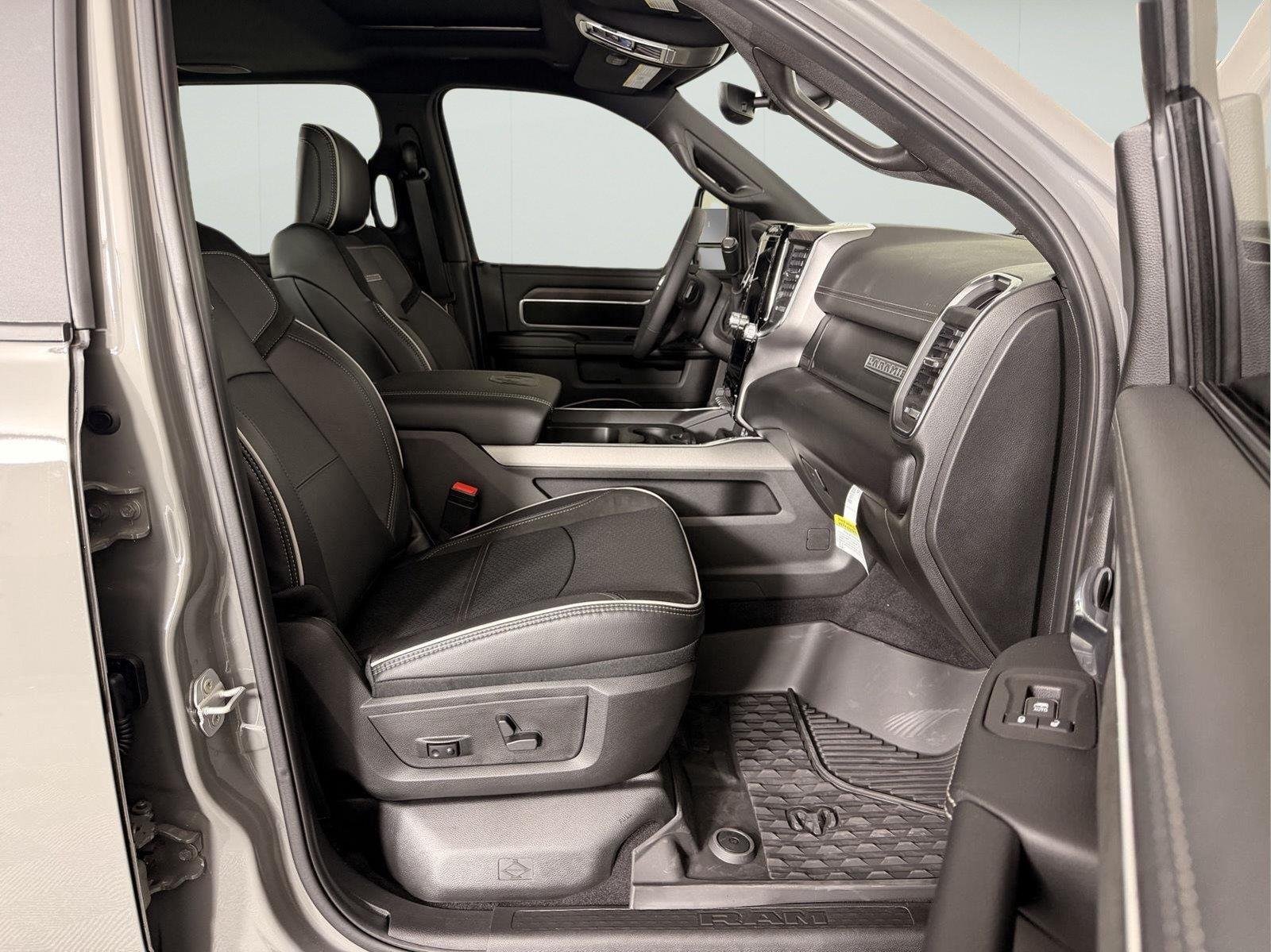 New 2026 Ceramic Gray Clear-Coat Exterior Paint RAM Laramie image 24
