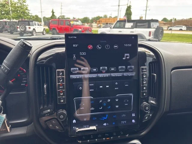 Used 2016 Onyx Black GMC Denali image 25