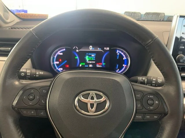 Used 2020 Blizzard Pearl Toyota Limited image 21
