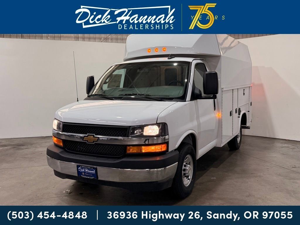 2025 Chevrolet Express 3500 139" WB's photo