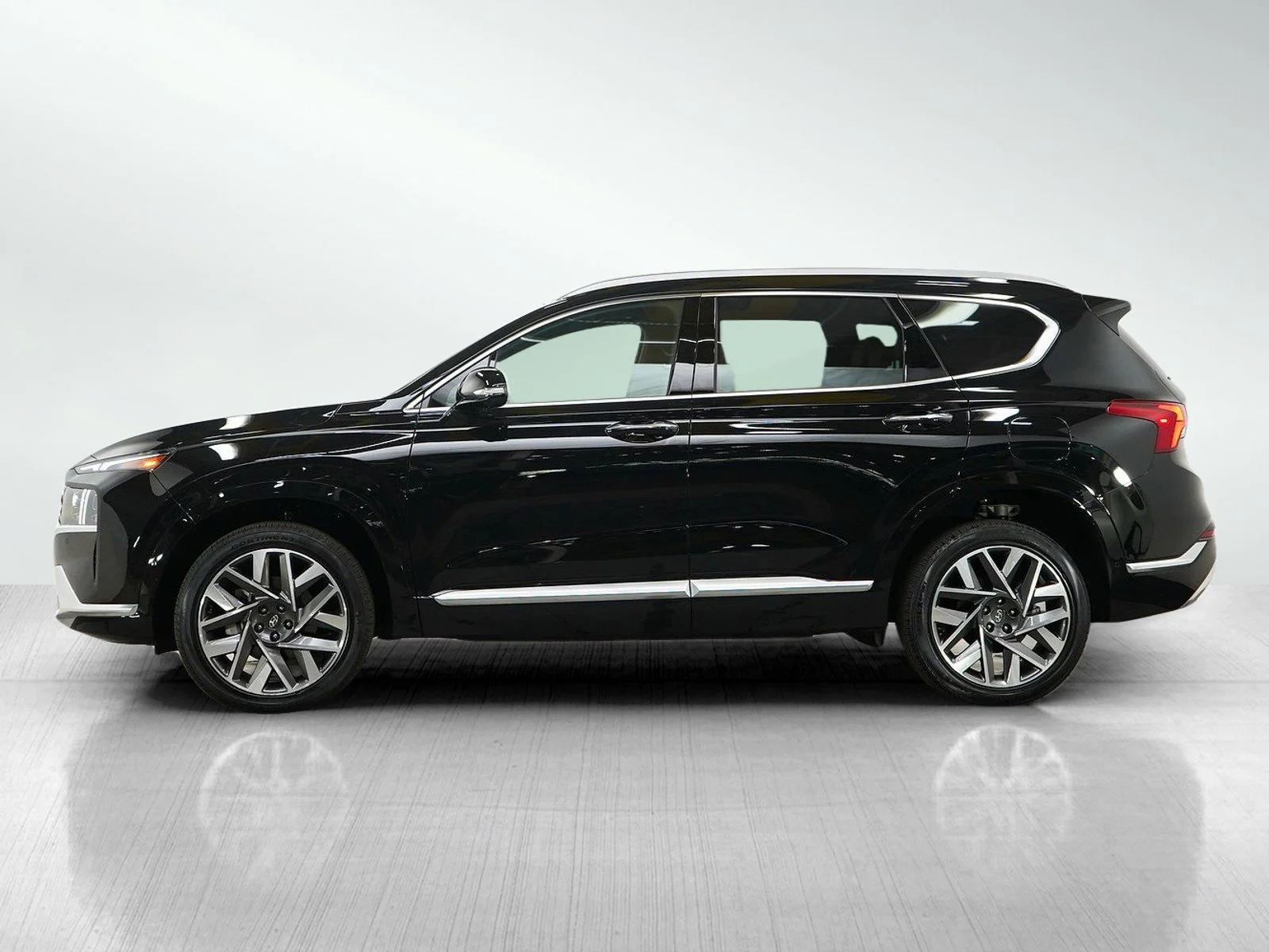 Used 2023 Hyundai Santa Fe Calligraphy with VIN 5NMS5DAL2PH603956 for sale in Minneapolis, Minnesota