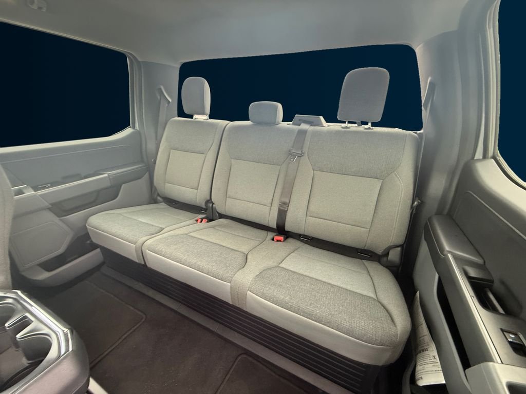 Used 2025 Silver Ford XLT image 16