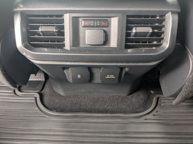 Used 2023 Black Ford Lariat image 19