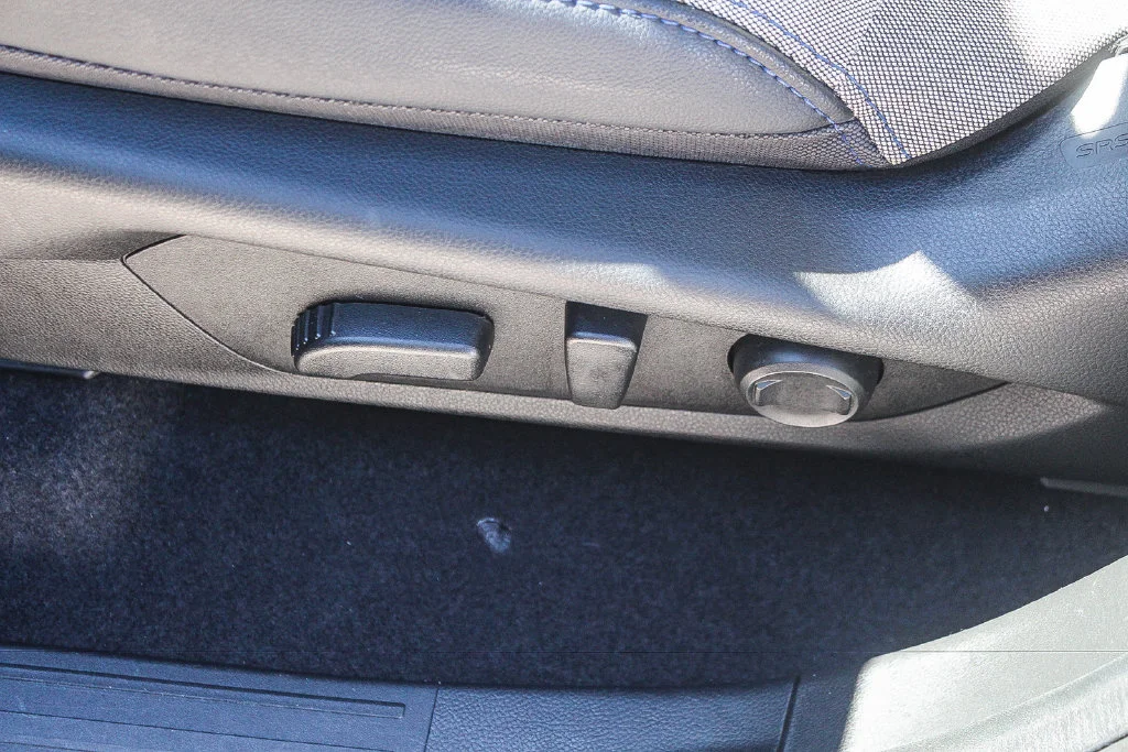 Used 2025 Gray Metallic Subaru Premium image 22