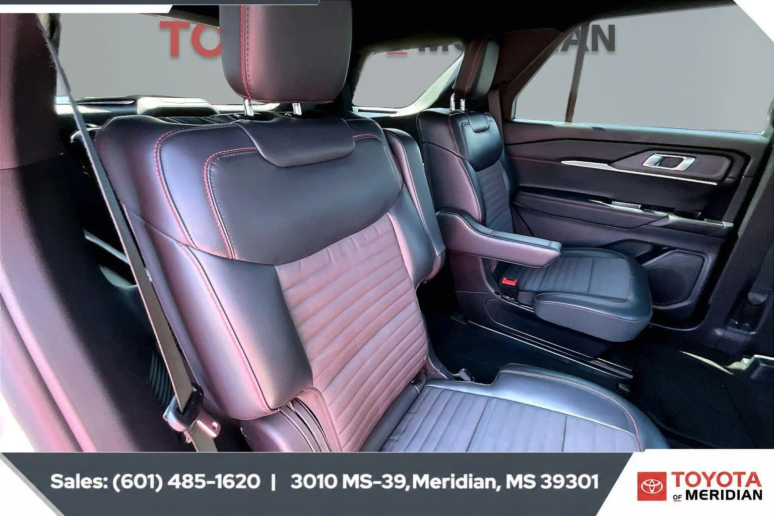 Used 2025 Star White Metallic Tri-Coat Ford ST-Line image 20