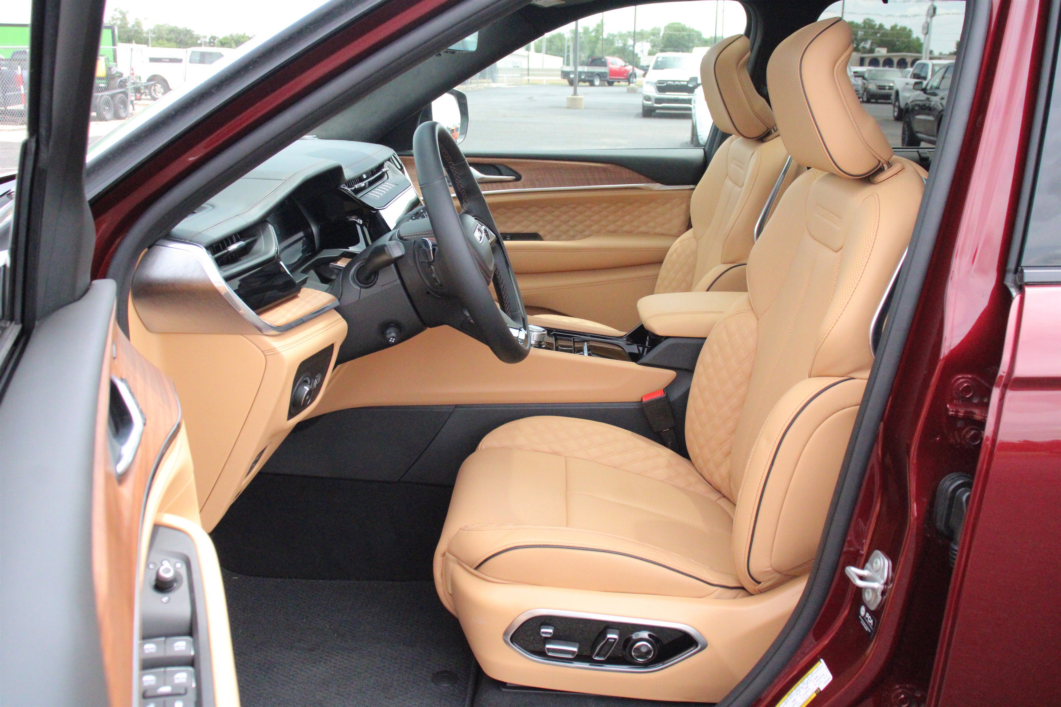 New 2026 Velvet Red Pearl-Coat Exterior Paint Jeep Summit image 3