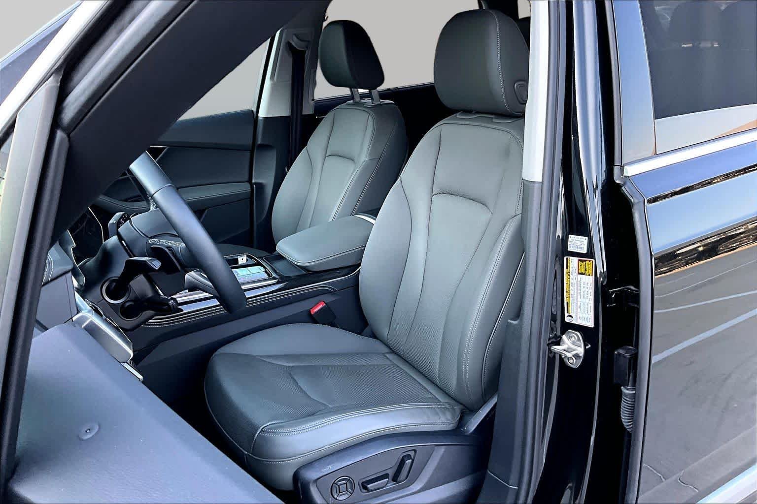 Used 2025 Mythos Black Metallic Audi Premium Plus image 8