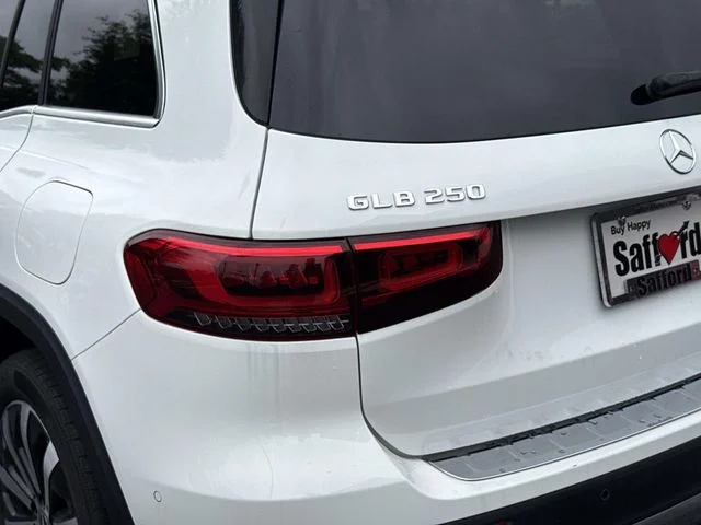Used 2022  Mercedes-Benz GLB 250 image 11