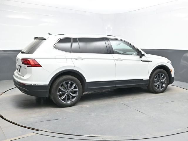 Used 2022 White Volkswagen 2.0T SE image 3