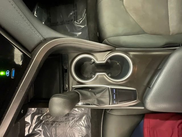 Used 2022 Silver Toyota LE image 21