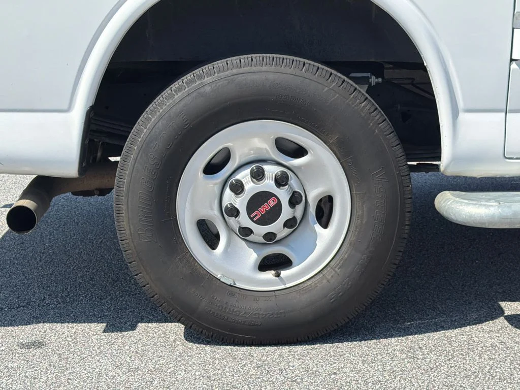 Used 2024 White GMC Work Van image 17