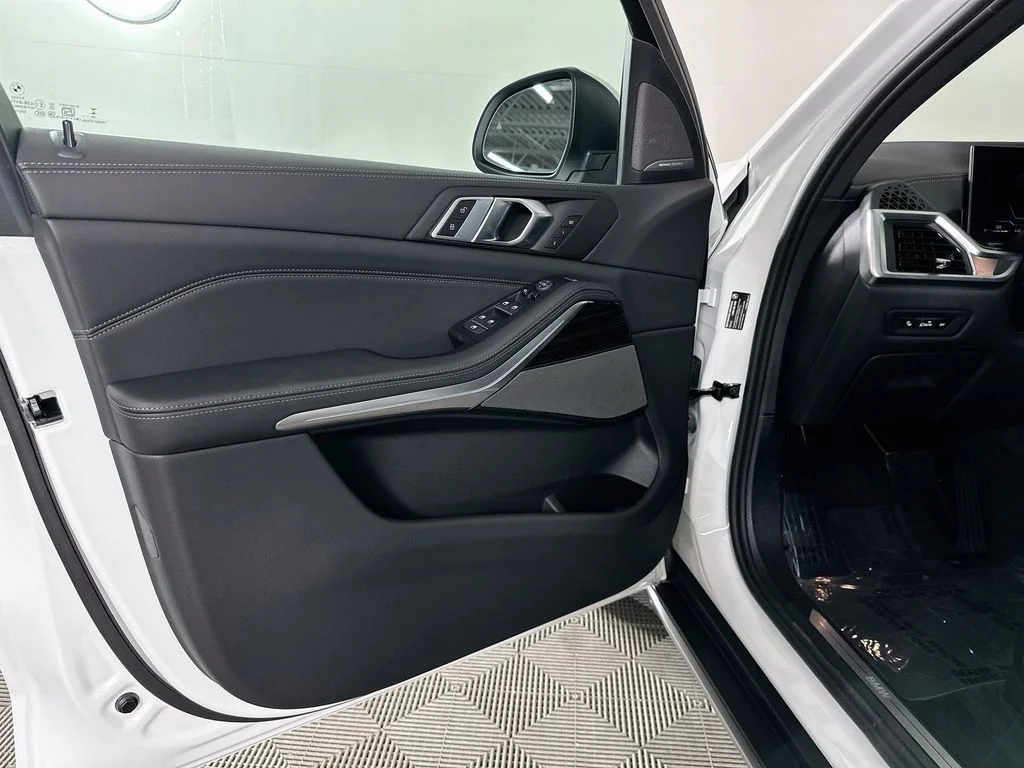 New 2026 Alpine White BMW xDrive40i image 22