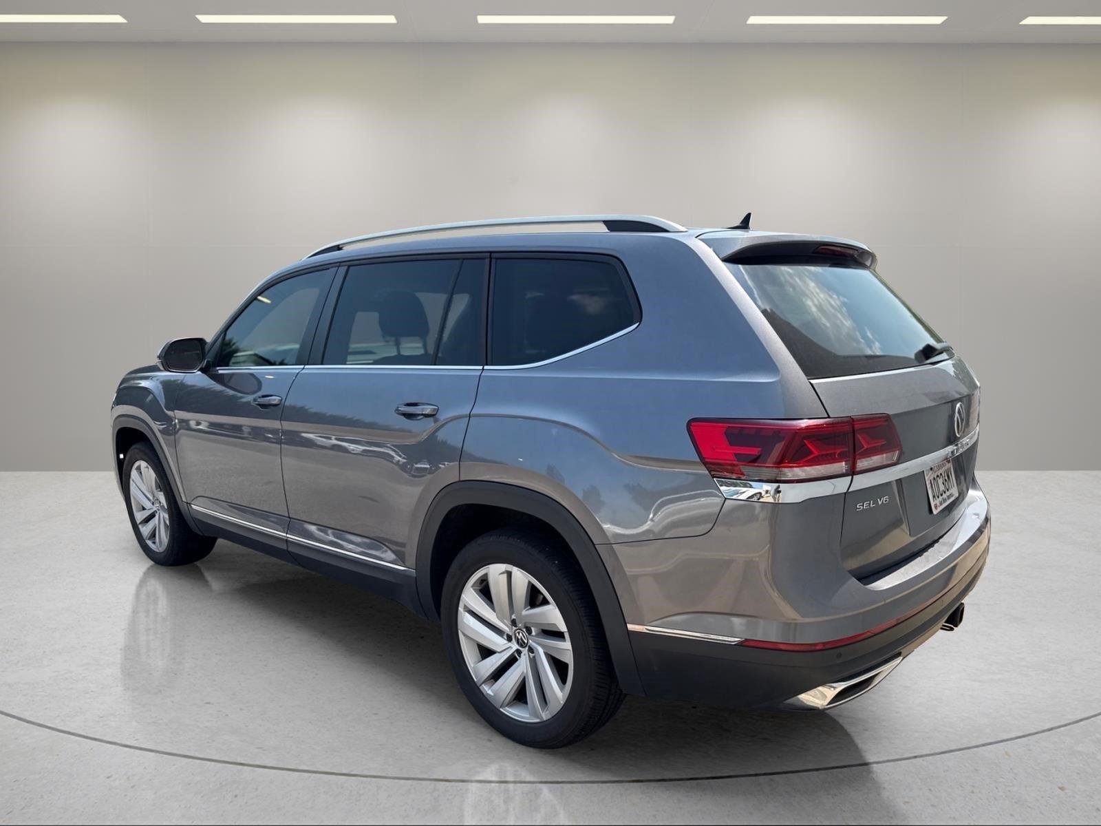 Used 2021 Platinum Gray Metallic Volkswagen 3.6L V6 SEL image 12