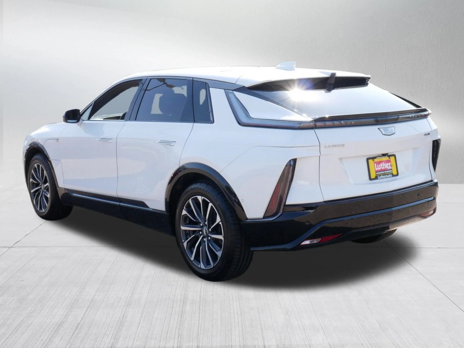 Used 2024 Crystal White Tricoat Cadillac Sport image 5