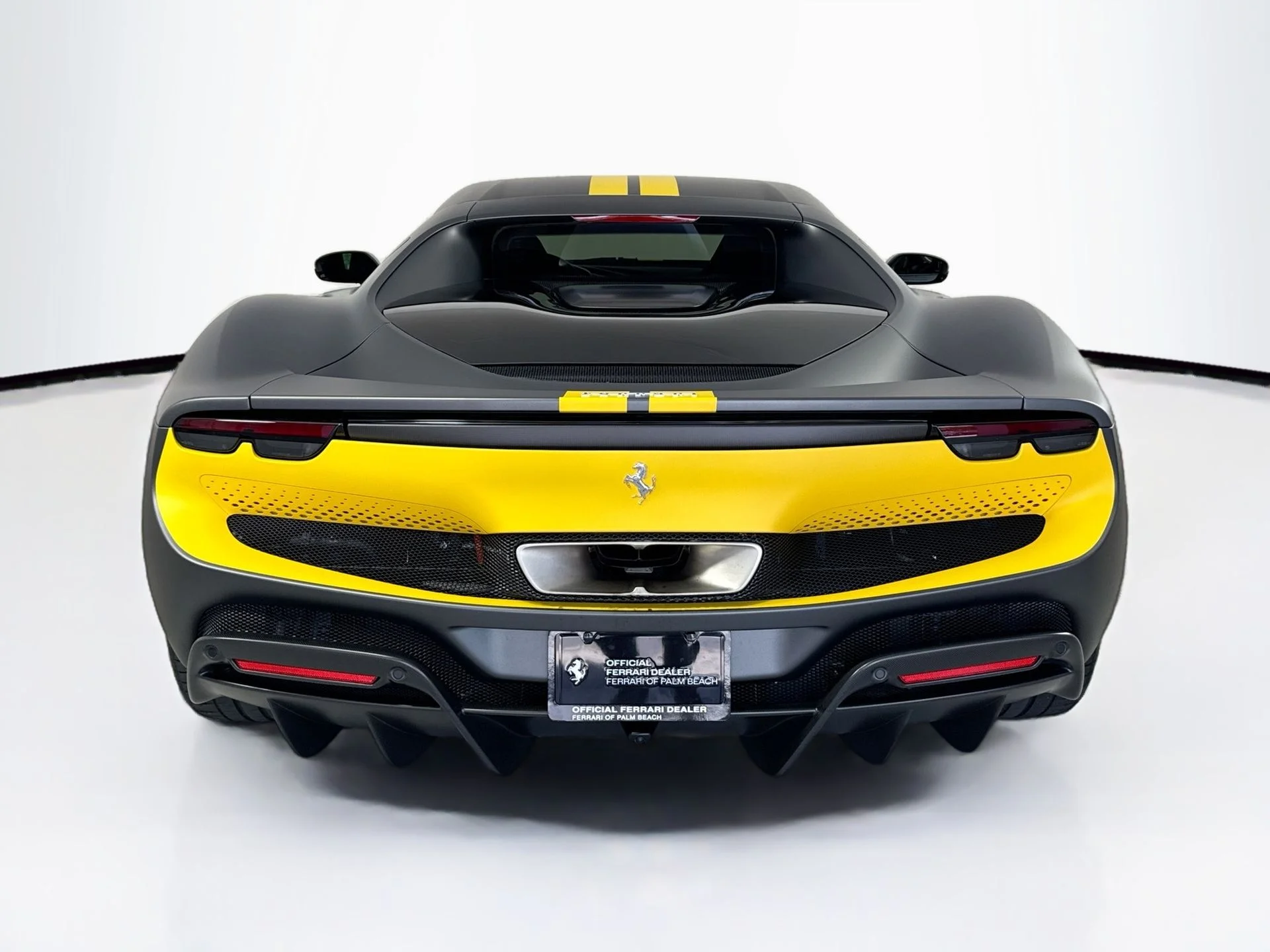Certified Used 2022 Grigio Silverstone Opaco Ferrari Base image 6