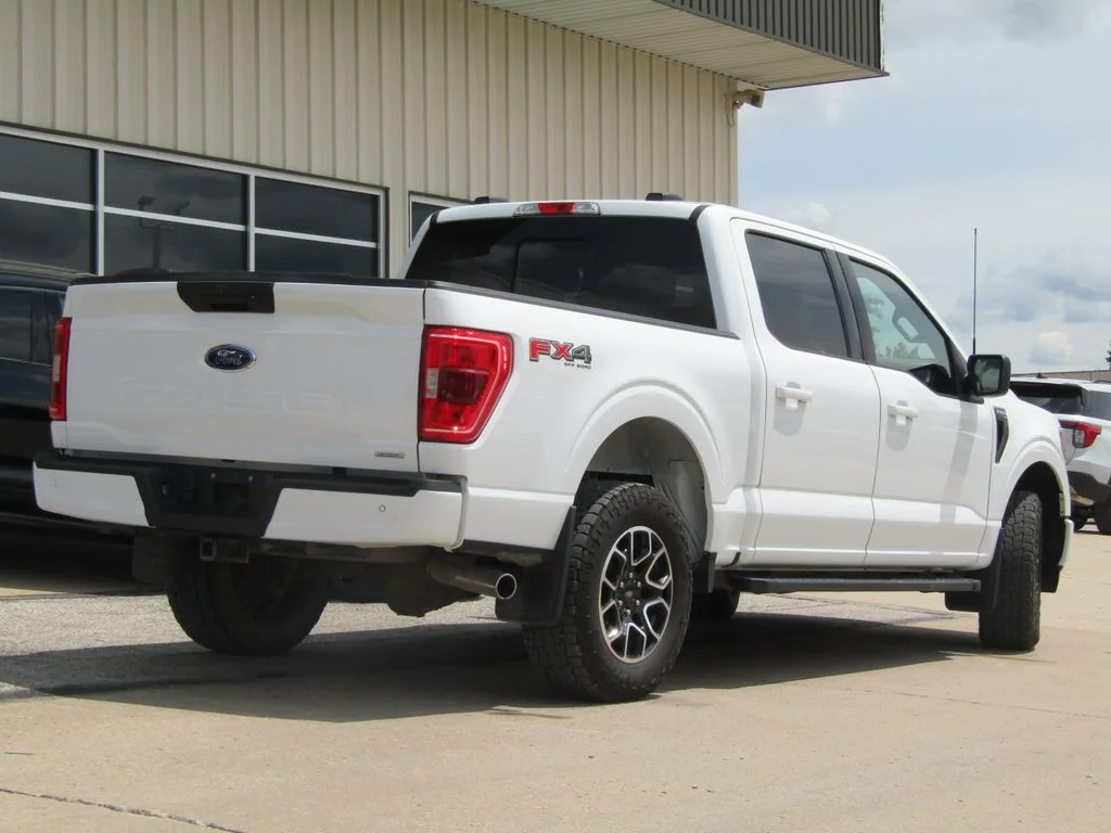 Used 2023 White Ford XLT image 3