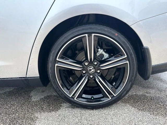 New 2026 Solar Silver Metallic Honda SE image 5