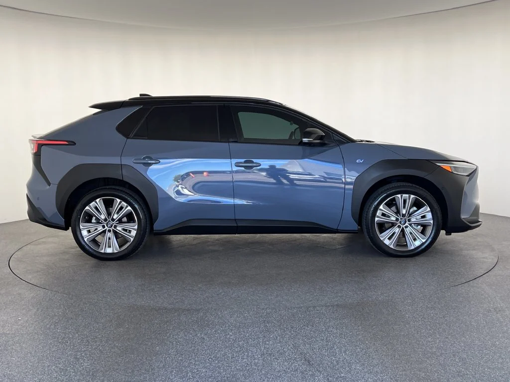 Certified Used 2023 Gray Subaru Touring image 2