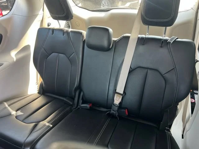 Used 2023 Black Chrysler Touring L image 8