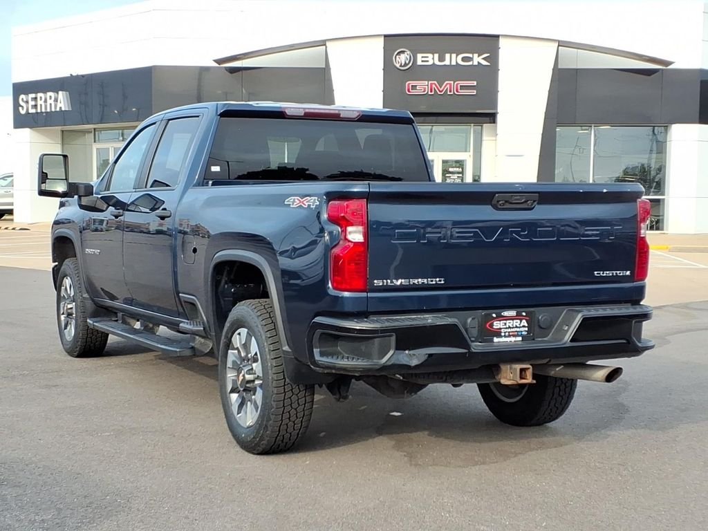 Used 2022 Northsky Blue Metallic Chevrolet Custom image 9
