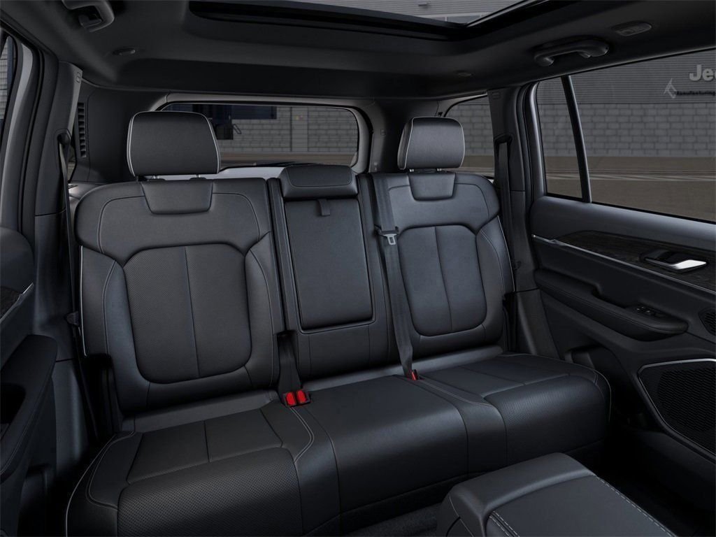 New 2026 Baltic Gray Metallic Clear-Coat Exterior Paint Jeep Limited Reserve image 15