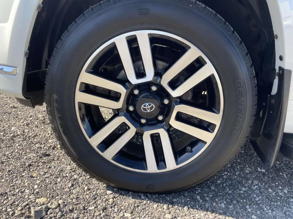 Certified Used 2019 Blizzard Pearl Toyota Limited image 14