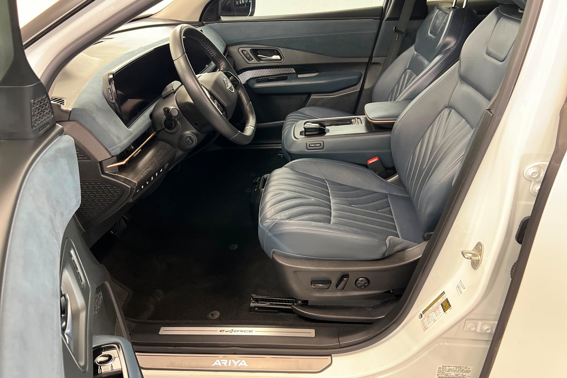 2023 Nissan Ariya Platinum+ - Photo 18