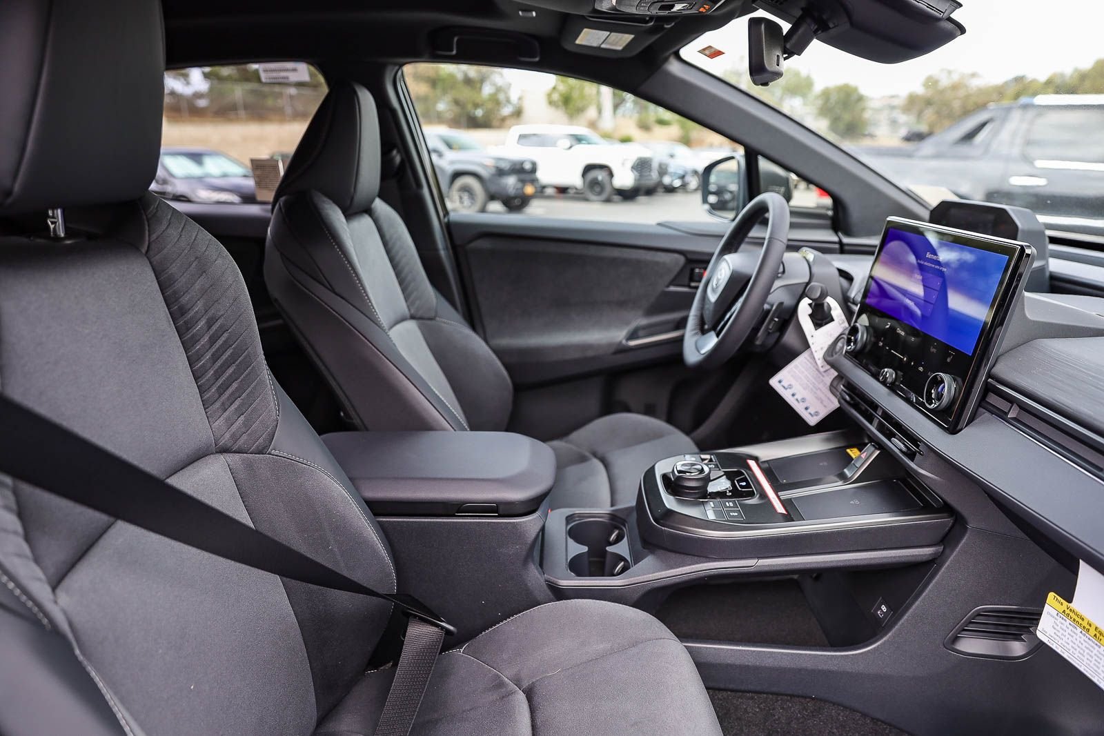 2026 Toyota C-HR XSE - Photo 17