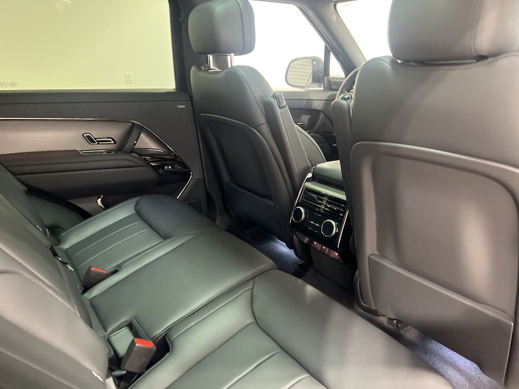 Used 2025 Ostuni Pearl White Premium Metallic Land Rover SE image 26