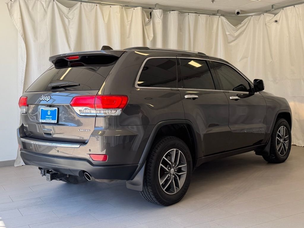 Used 2018 Granite Crystal Metallic Clearcoat Jeep Limited image 3