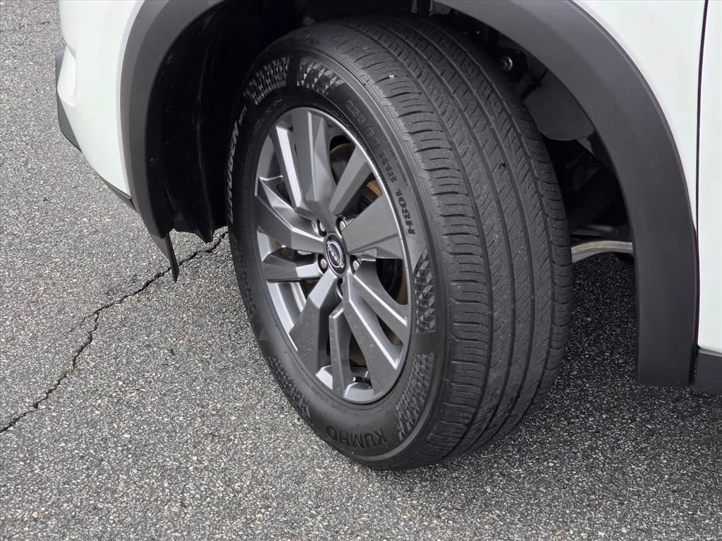Used 2025 White Nissan SV image 27