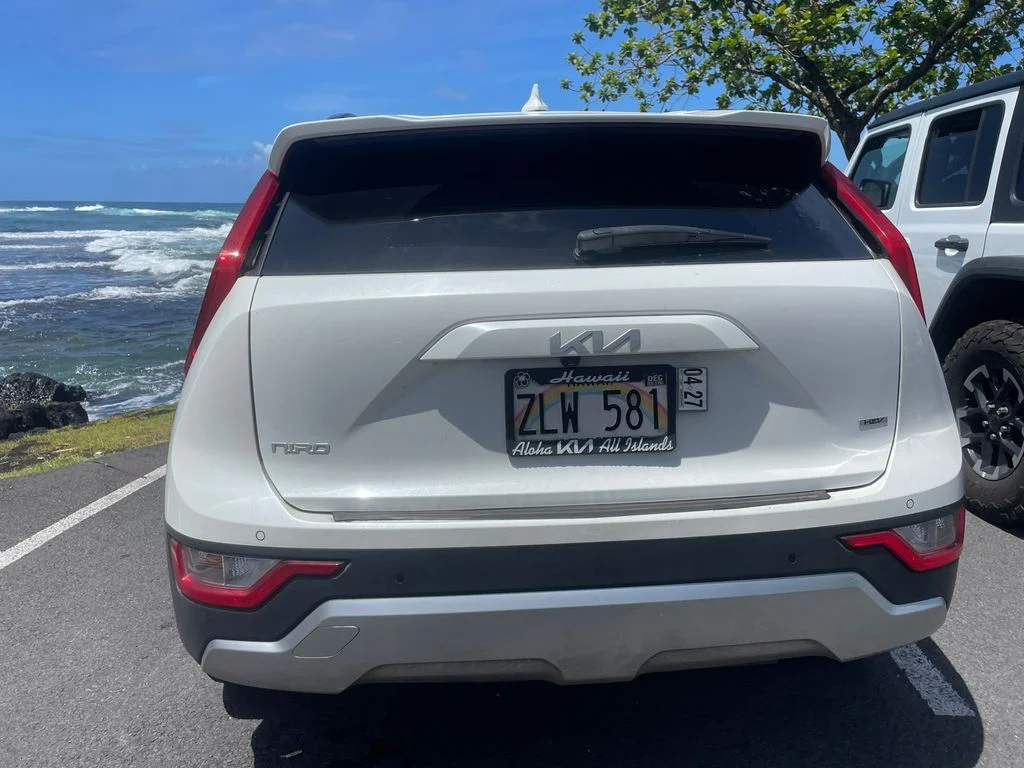 Used 2023 White Kia EX image 4