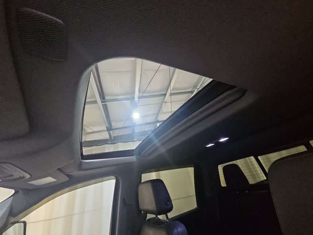 Used 2022 Summit White Chevrolet LTZ image 7