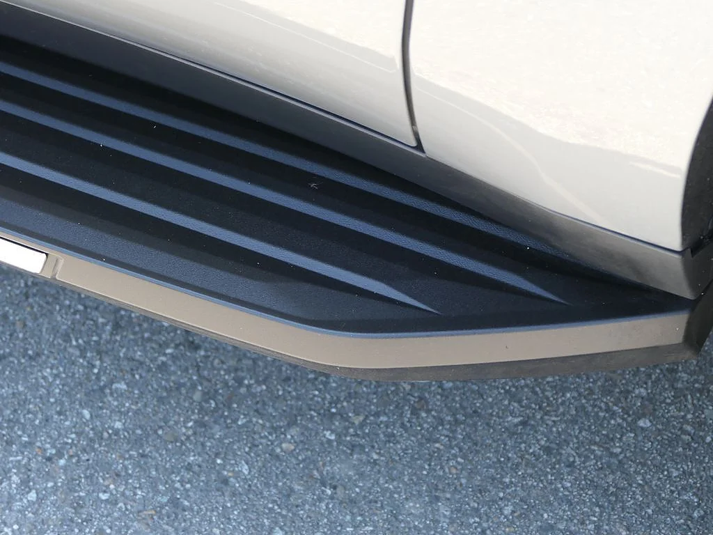 Used 2024 Sterling Gray Metallic Chevrolet Premier image 10