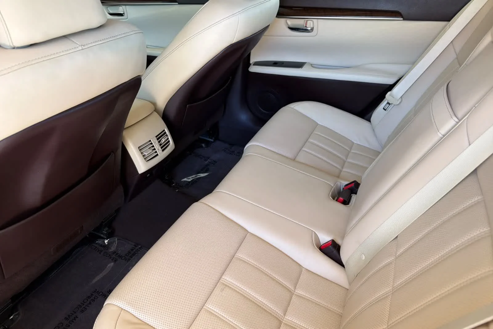 Used 2016 Eminent White Pearl Lexus  image 4