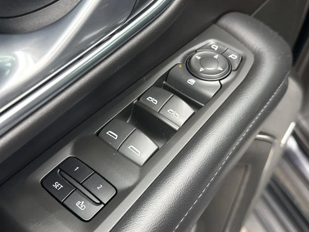 2022 Chevrolet Suburban LT - Photo 28