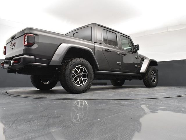 New 2026 Granite Crystal Metallic Clear-Coat Exterior Paint Jeep Rubicon X image 23