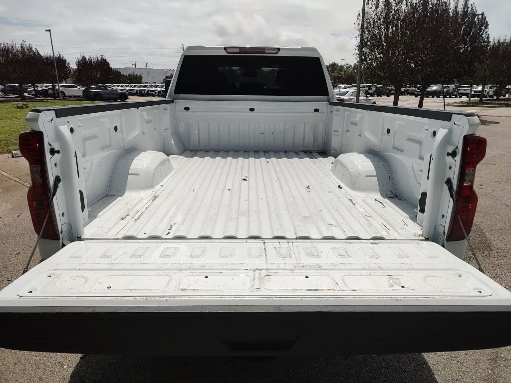 Used 2025 White Chevrolet LT image 46