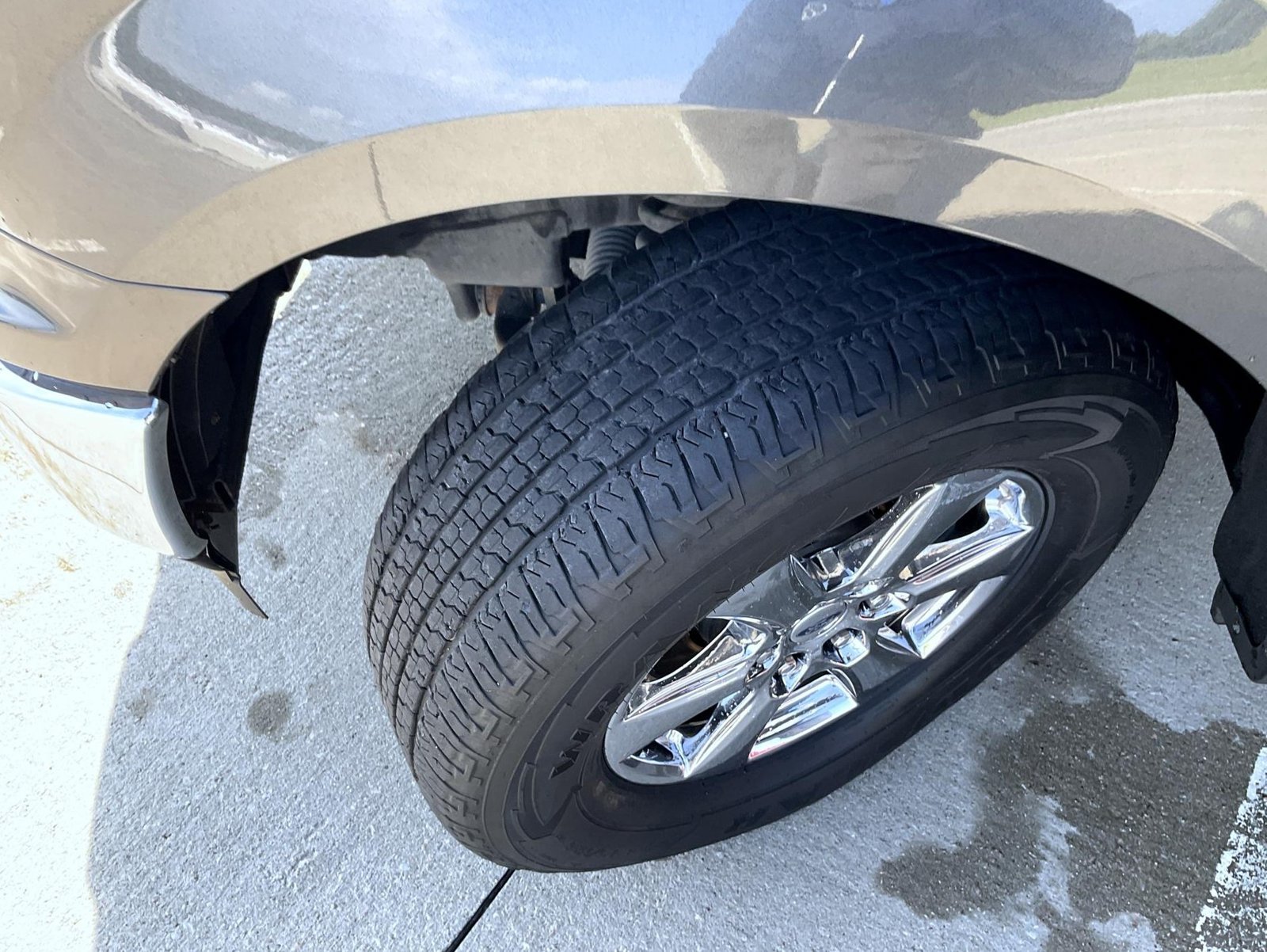 Used 2019 Gray Ford XLT image 24