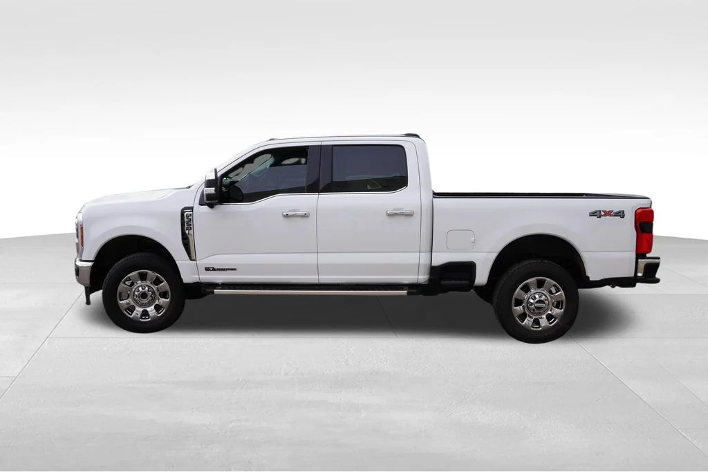 Used 2026 Oxford White Ford Lariat image 9