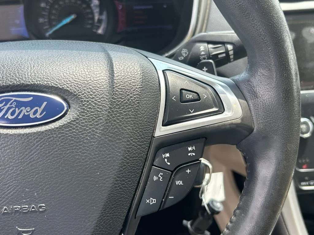 Used 2013 Red Ford SE image 25