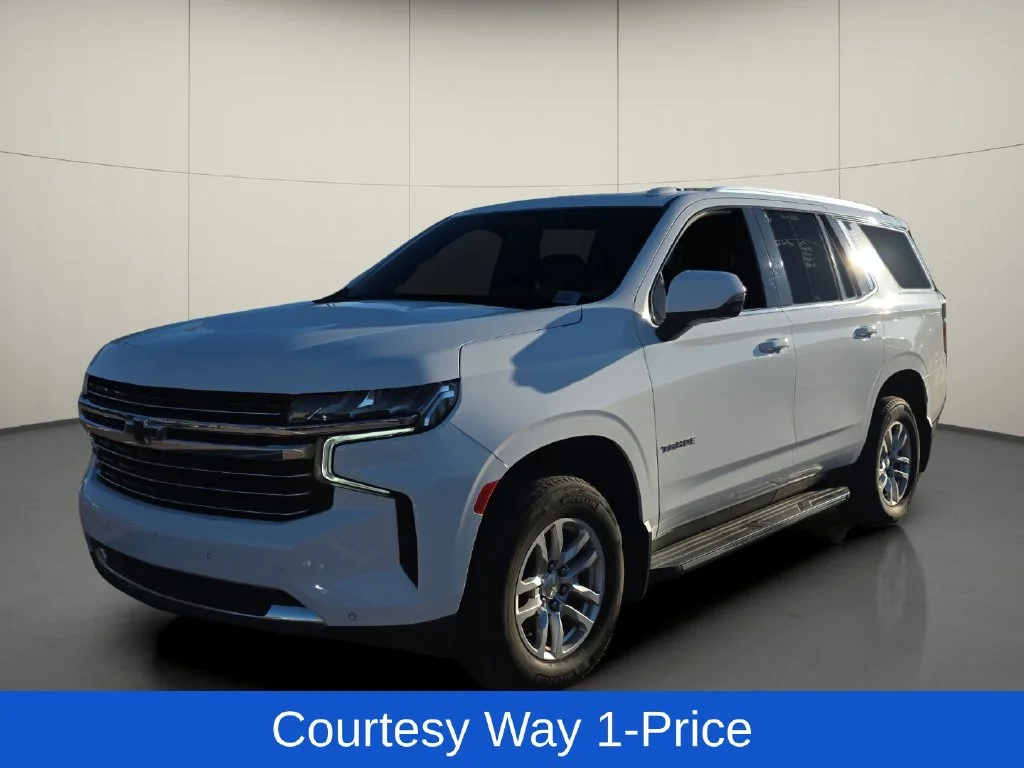 Used 2022 White Chevrolet LT image 4