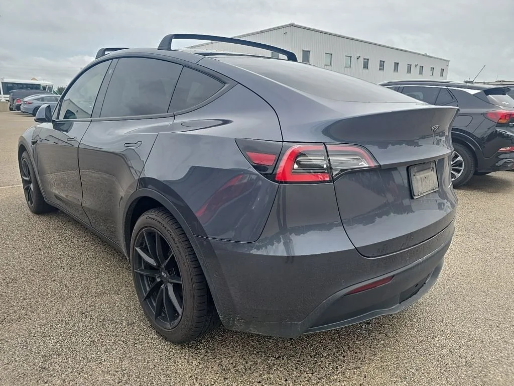 Used 2021  Tesla Long Range image 4