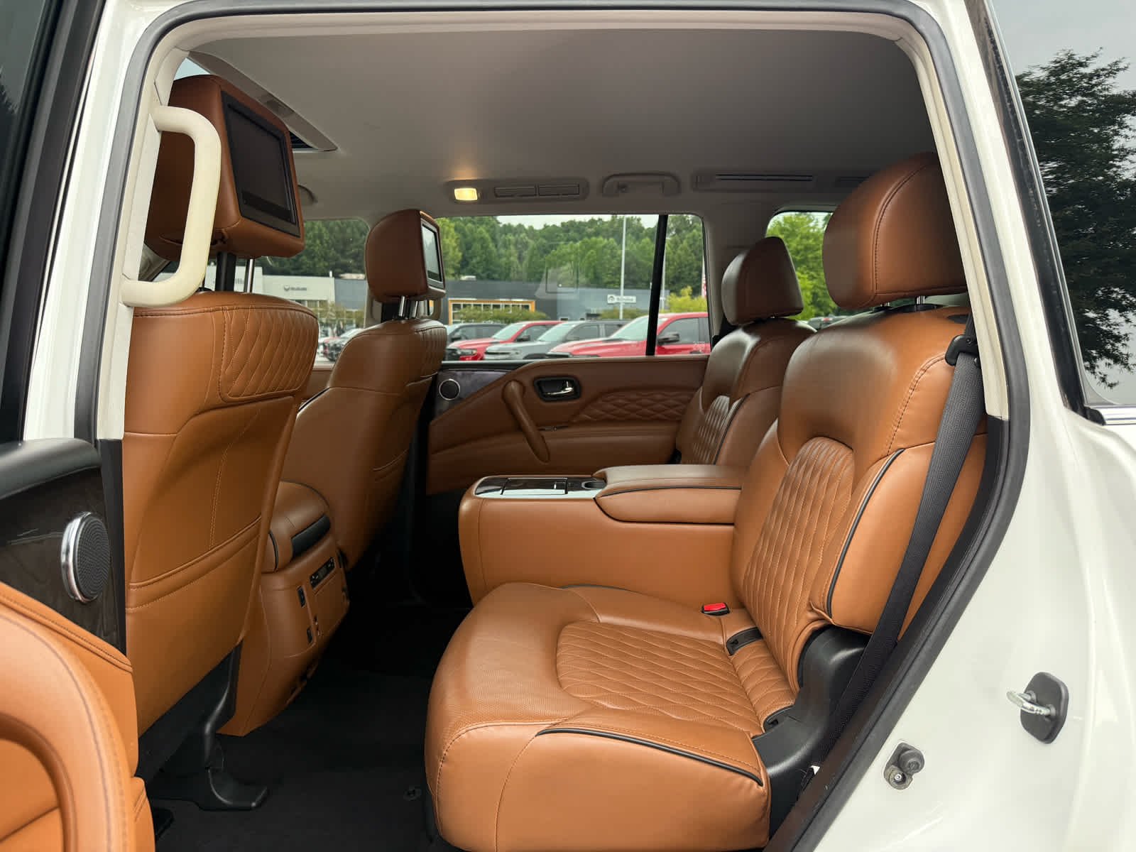Used 2019 Moonstone White INFINITI LUXE image 26