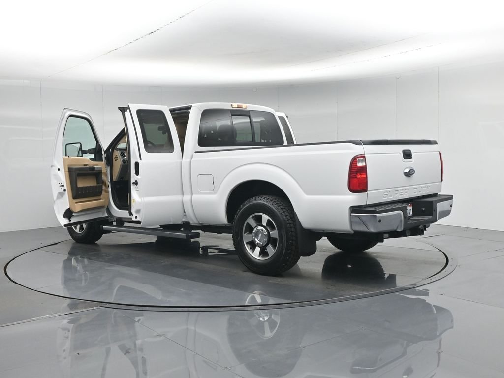Used 2013 White Ford Lariat image 34